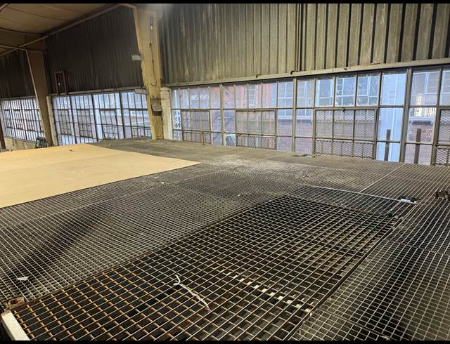1,322M² WAREHOUSE TO LET IN WYNBERG