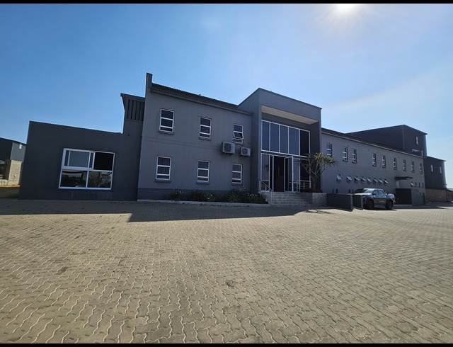 2,868M² WAREHOUSE TO LET IN KNOPJESLAAGTE