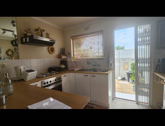2 BEDROOM FREEHOLD RENTED IN SUNNINGDALE