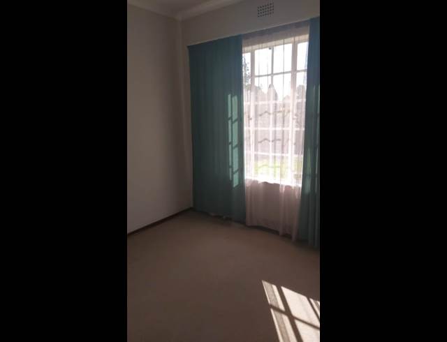 4 bed property to rent in MONDEOR