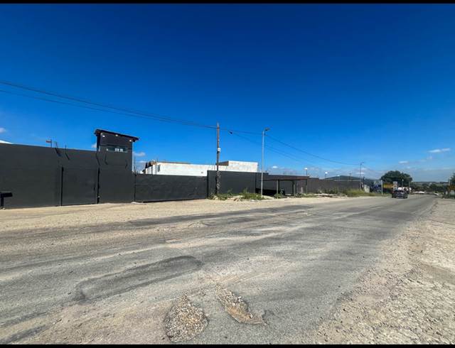 1,500M² INDUSTRIAL YARD TO LET IN COMMERCIA