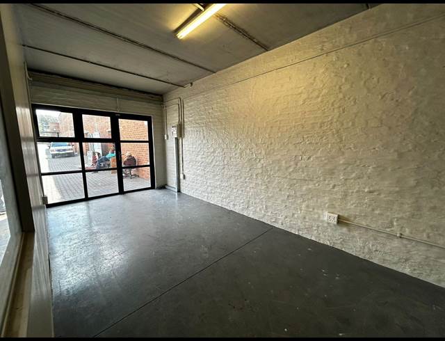 90M² WAREHOUSE TO LET IN EASTGATE