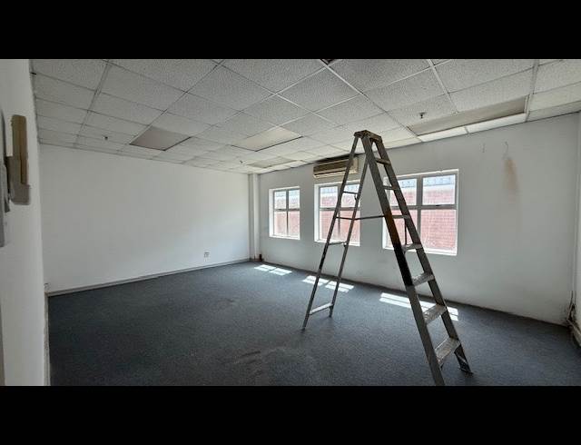 3,500M² WAREHOUSE TO LET IN SPRINGFIELD PARK