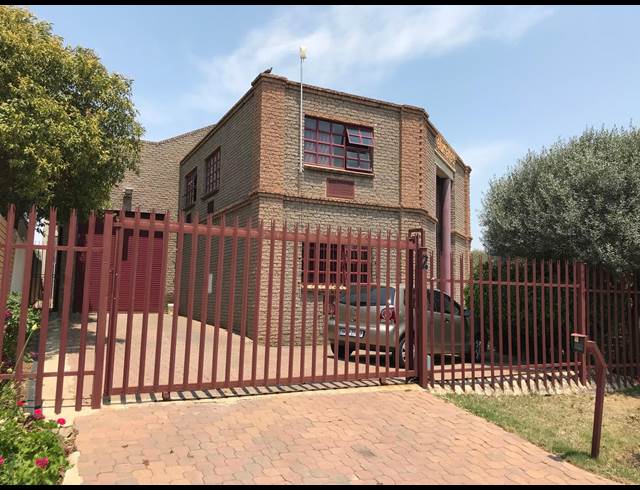 509M² WAREHOUSE TO LET IN FOUNDERS HILL