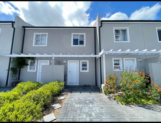 2 BEDROOM TOWNHOUSE RENTED IN HEATHFIELD