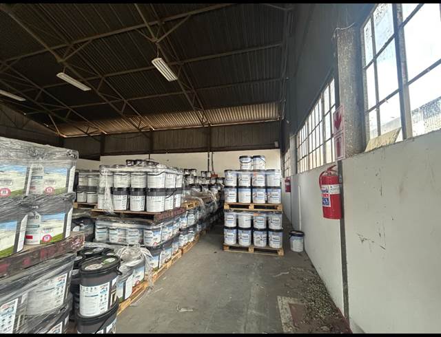 300M² WAREHOUSE TO LET IN INDUSTRIA WEST