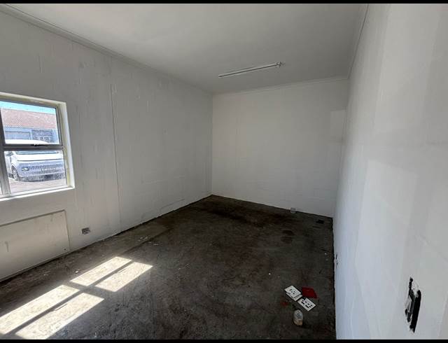 100M² WAREHOUSE TO LET IN MILNERTON CENTRAL