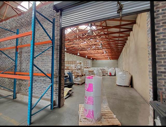 660M² WAREHOUSE TO LET IN POMONA