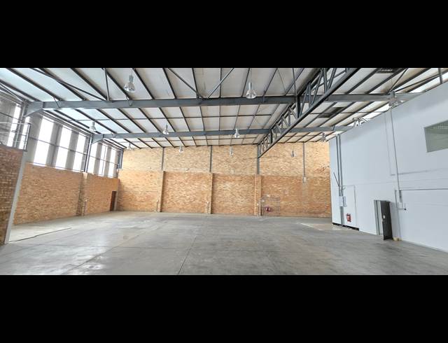 875M² WAREHOUSE TO LET IN NORTH RIDING