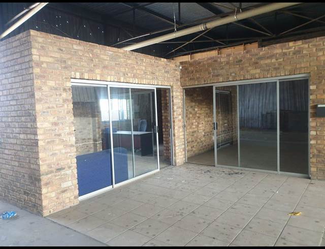 1,458M² WAREHOUSE TO LET IN ISANDO
