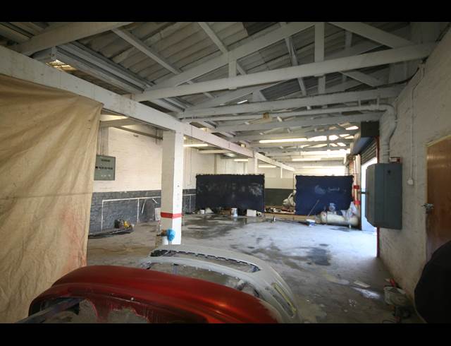 550M² FACTORY TO LET IN PAARDEN EILAND