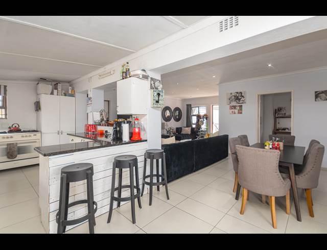 3 BEDROOM FREESTANDING RENTED IN VAN RIEBEECKSTRAND