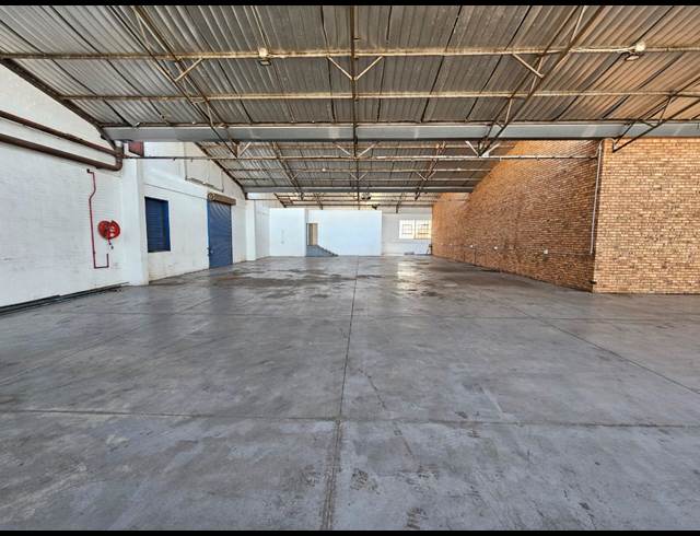 750M² WAREHOUSE TO LET IN TULISA PARK