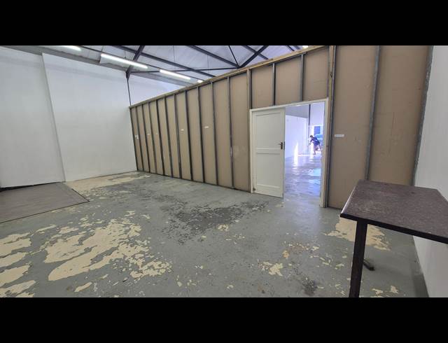 329M² WAREHOUSE TO LET IN DIEP RIVER