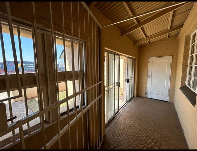 150M² OFFICE TO LET IN DELAREY
