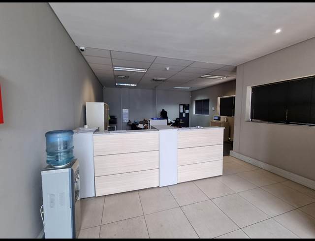 8,470M² WAREHOUSE TO LET IN LINBRO PARK