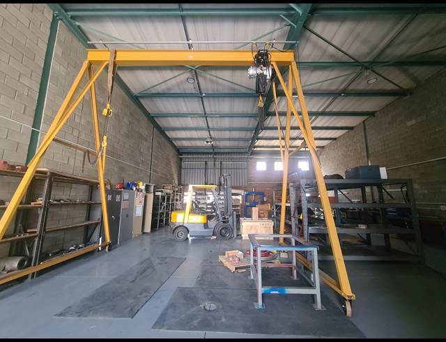 332M² WAREHOUSE TO LET IN LINBRO PARK