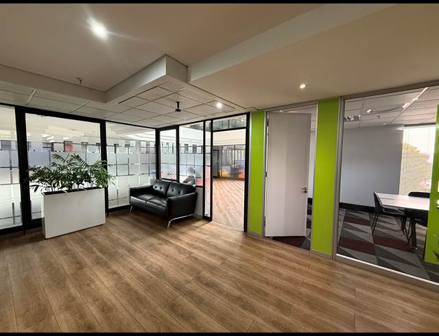 7,074M² OFFICE TO LET IN ROSEBANK
