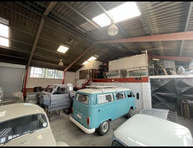 500M² WAREHOUSE TO LET IN TRIANGLE FARM