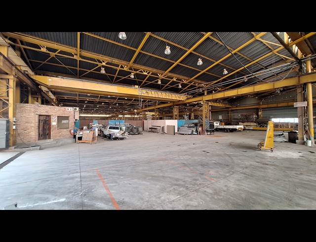 4,000M² WAREHOUSE TO LET IN STORMILL