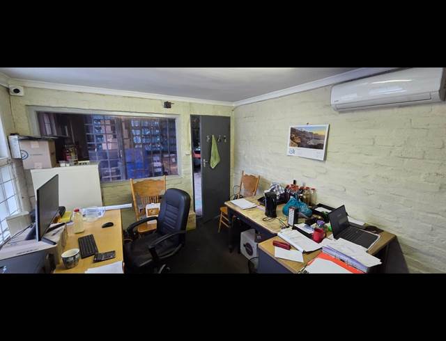 315M² WAREHOUSE TO LET IN CHARLESTON HILL