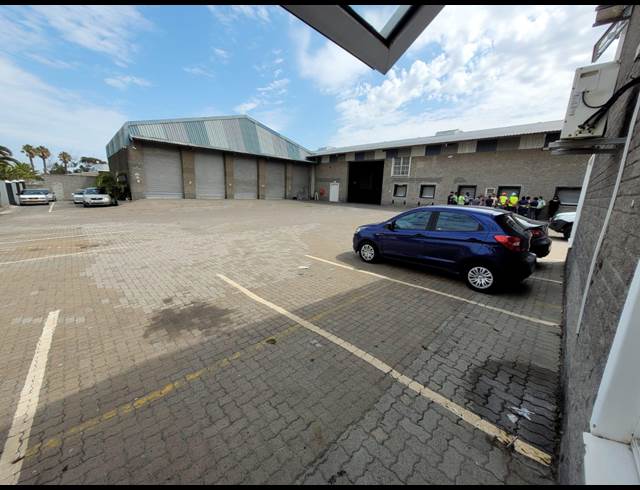 3,260M² WAREHOUSE RENTED IN KILLARNEY GARDENS