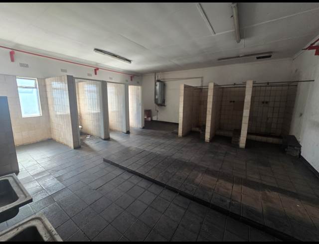 733M² WAREHOUSE TO LET IN ANDERBOLT