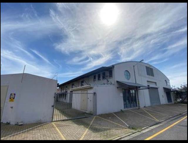 1,111M² WAREHOUSE TO LET IN PAARDEN EILAND