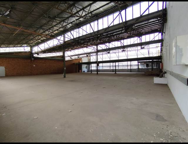 1,000M² WAREHOUSE TO LET IN TULISA PARK