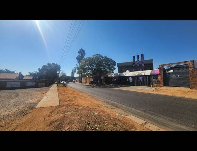 620M² WAREHOUSE TO LET IN CAPITAL PARK