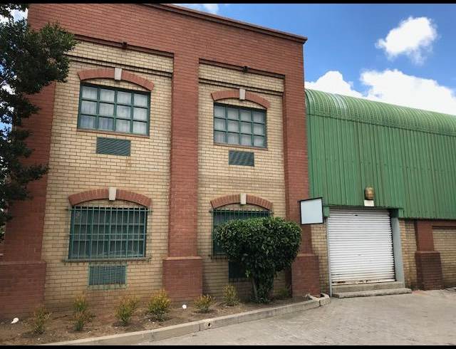 1,950M² WAREHOUSE TO LET IN ROOIHUISKRAAL