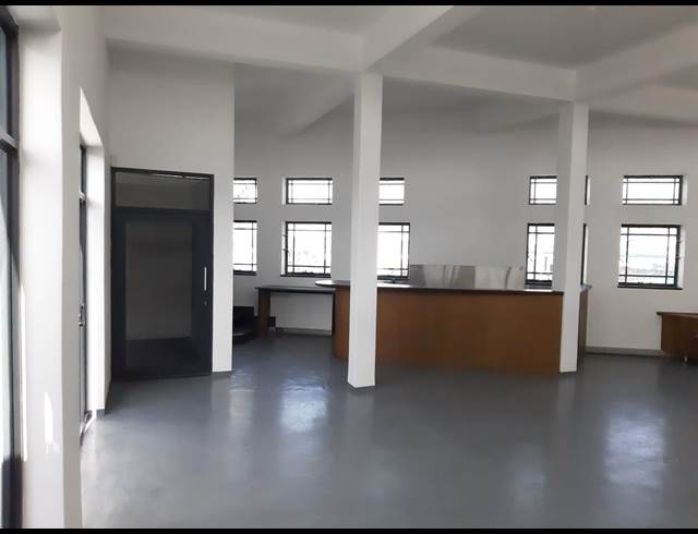 180M² OFFICE TO LET IN WOODSTOCK