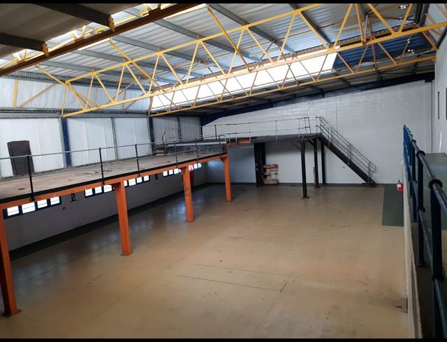 544M² WAREHOUSE TO LET IN RED HILL