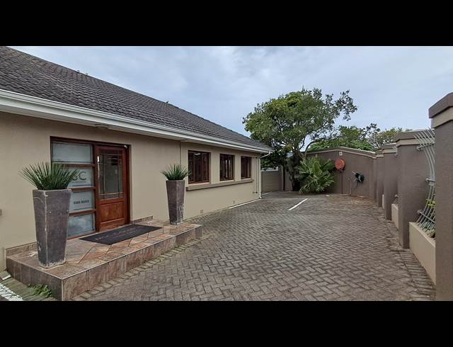 440M² OFFICE TO LET IN BONZA BAY
