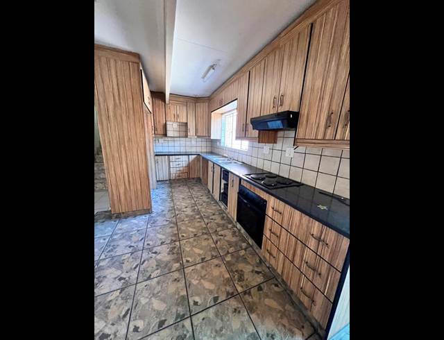 3 BEDROOM PROPERTY TO RENT IN DALPARK EXT 11