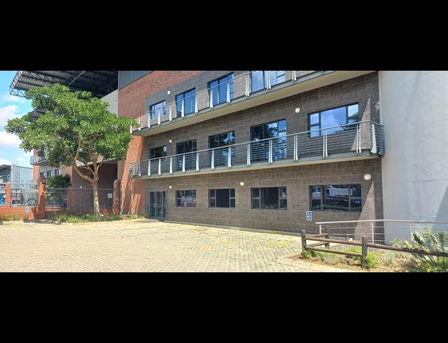 1,820M² BUSINESS TO LET IN LASER PARK