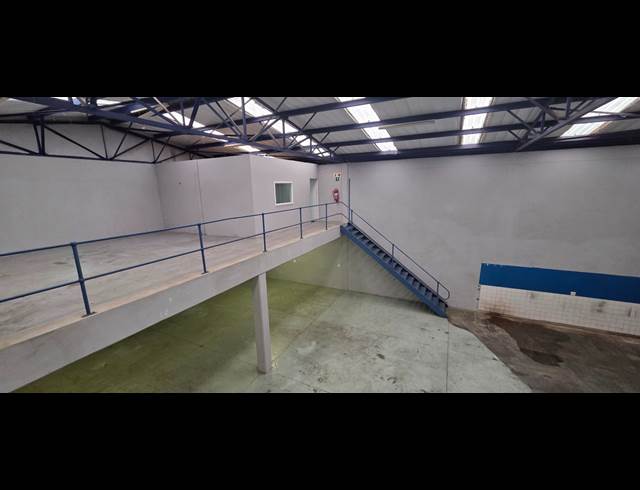 360M² WAREHOUSE TO LET IN RIVERSIDE PARK