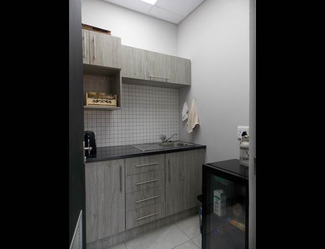 50M² OFFICE TO LET IN MELODIE
