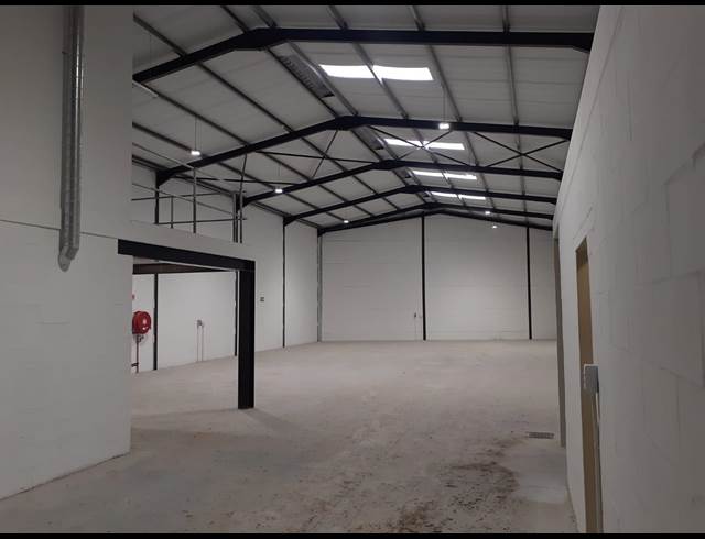423M² WAREHOUSE TO LET IN RIVERGATE