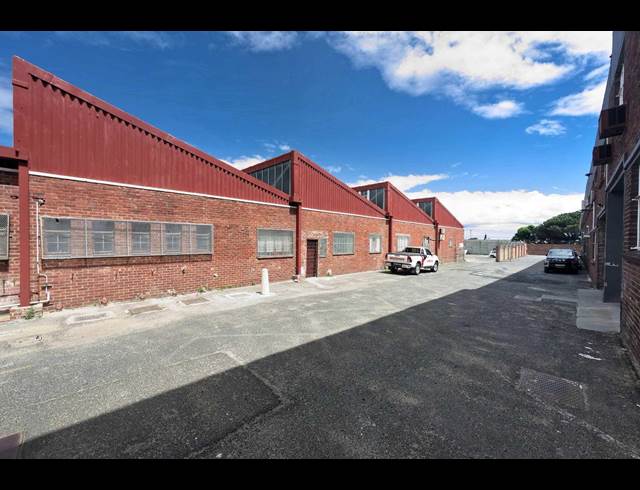 2,785M² WAREHOUSE TO LET IN PAROW INDUSTRIAL
