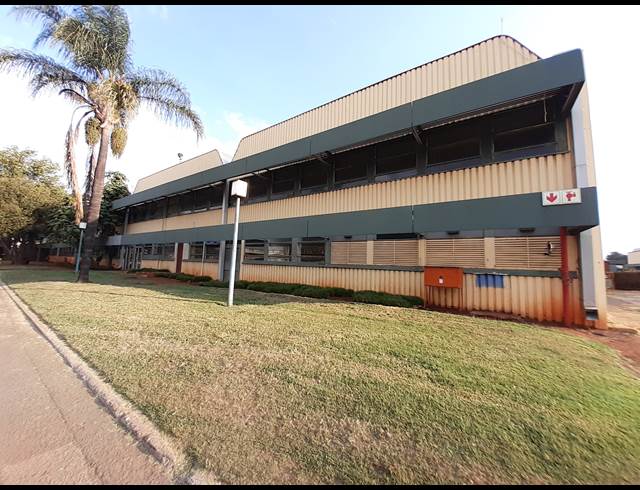 6,366M² WAREHOUSE TO LET IN ROSSLYN