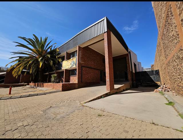 2,400M² WAREHOUSE TO LET IN PRETORIA WEST