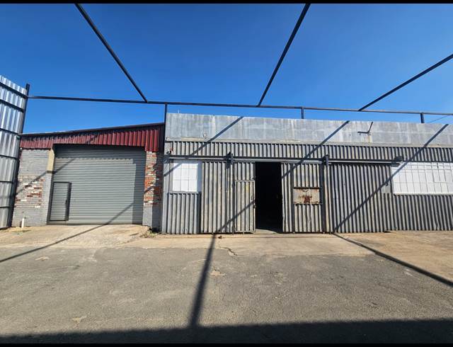 750M² WAREHOUSE TO LET IN INDUSTRIA WEST