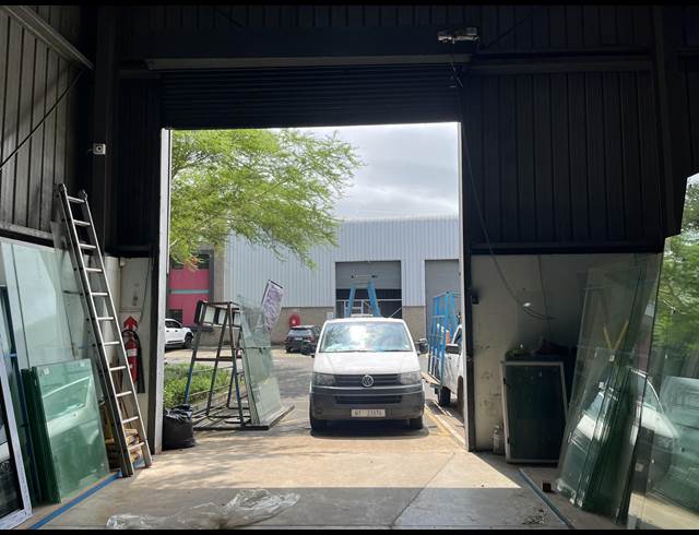 517M² WAREHOUSE TO LET IN SHAKAS HEAD