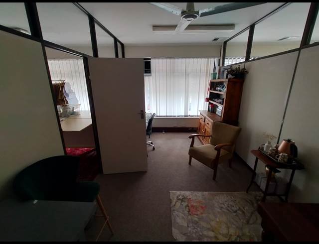 35M² OFFICE RENTED IN DURBANVILLE CENTRAL