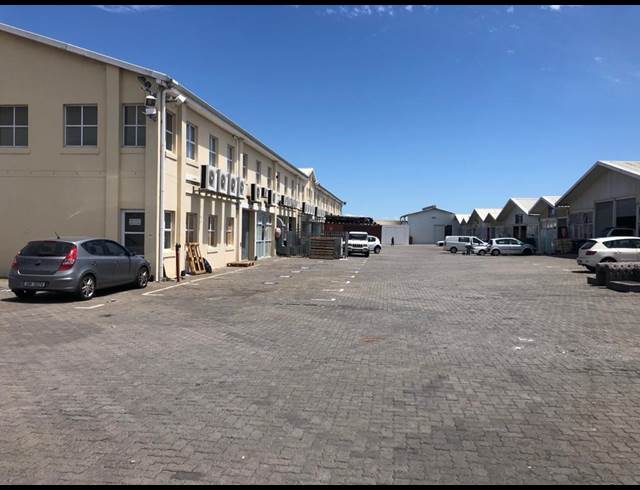 120M² WAREHOUSE RENTED IN SAXENBURG PARK 1