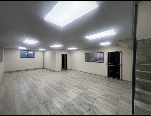 1,972M² WAREHOUSE TO LET IN BEACONVALE