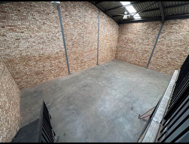 256M² WAREHOUSE TO LET IN PRINCESS AH