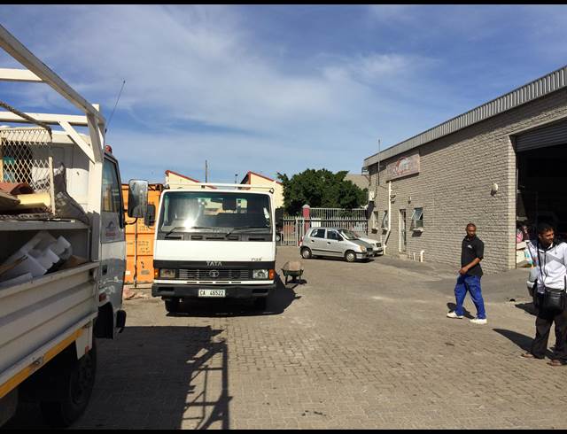 220M² WAREHOUSE TO LET IN ATHLONE INDUSTRIAL