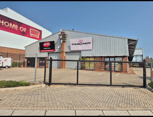 372M² WAREHOUSE TO LET IN RIVERSIDE PARK